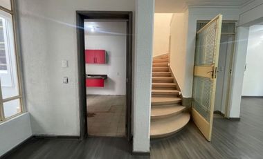 OFICINAS/CASA EN RENTA CON USO DE SUELO EN CUAUHTÉMOC, CDMX