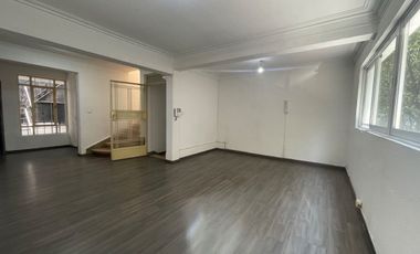 OFICINAS/CASA EN RENTA CON USO DE SUELO EN CUAUHTÉMOC, CDMX