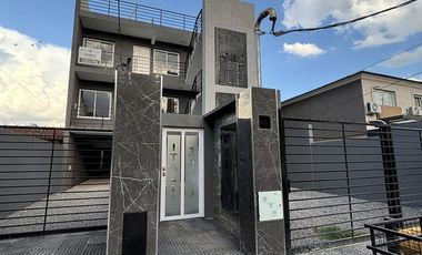 DEPTO 2 AMBIENTES A ESTRENAR | BALCÓN | COCHERA | CASTELAR NORTE