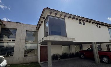 CASA UBICADA  EN Av. Fuente de Barcaza, San Andrés Ocotlán