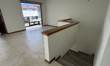 CASA UBICADA  EN Av. Fuente de Barcaza, San Andrés Ocotlán