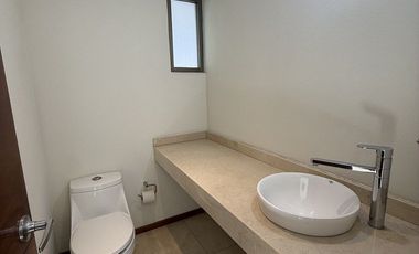 CASA UBICADA  EN Av. Fuente de Barcaza, San Andrés Ocotlán