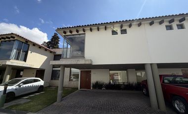CASA UBICADA  EN Av. Fuente de Barcaza, San Andrés Ocotlán