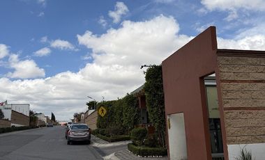 CASA UBICADA  EN Av. Fuente de Barcaza, San Andrés Ocotlán