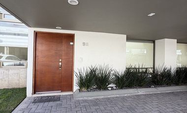 CASA UBICADA  EN Av. Fuente de Barcaza, San Andrés Ocotlán