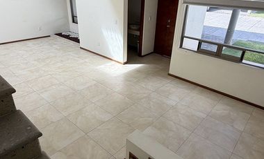 CASA UBICADA  EN Av. Fuente de Barcaza, San Andrés Ocotlán