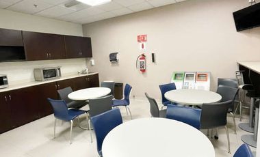 Oficina amueblada en renta de 770m2 en corporativo zona Santa María Monterrey