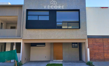 CASA EN VENTA EN SANTILLANA, SOLARES, ZAPOPAN