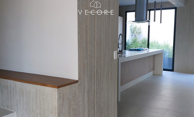 CASA EN VENTA EN SANTILLANA, SOLARES, ZAPOPAN