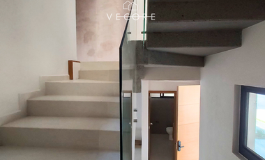 CASA EN VENTA EN SANTILLANA, SOLARES, ZAPOPAN