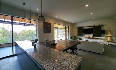 RENTA DE TOWN HOUSE EN RESIDENCIAL VALLE DE BRAVO