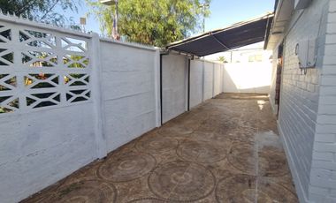 Arriendo de casa de 3 dormitorios, en La Cruz,  Disponible desde 1 febrero 2026.  $530.000