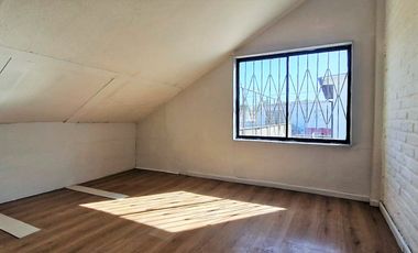 Arriendo de casa de 3 dormitorios, en La Cruz,  Disponible desde 1 febrero 2026.  $530.000