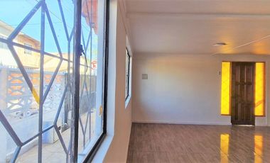 Arriendo de casa de 3 dormitorios, en La Cruz,  Disponible desde 1 febrero 2026.  $530.000