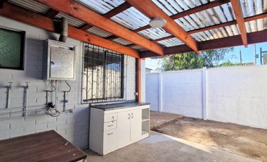 Arriendo de casa de 3 dormitorios, en La Cruz,  Disponible desde 1 febrero 2026.  $530.000