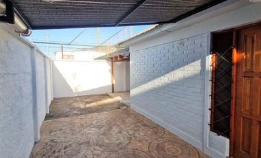 Arriendo de casa de 3 dormitorios, en La Cruz,  Disponible desde 1 febrero 2026.  $530.000