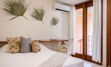 Casa en venta en condominio 4 recámaras frente a la laguna en Zona Hotelera, Cancún