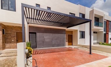 Casa en Venta en Río, Av. Huayacán, Cancún