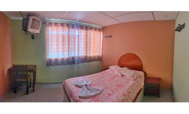 VENDO CASA/HOTEL CON 18 HABITACIONES POR LA 13