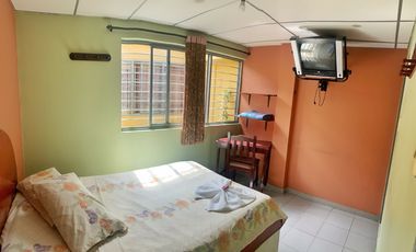 VENDO CASA/HOTEL CON 18 HABITACIONES POR LA 13