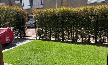 Arriendo casa de dos niveles en Cajica en Conjunto Cerrado.