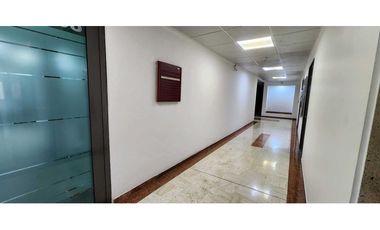 ARRIENDO OFICINA   710M2 TORRE EMPRESARIAL  OBRA GRIS CHICO