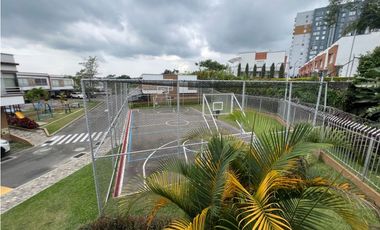 Casa en conjunto cerrado en venta, norte de Armenia