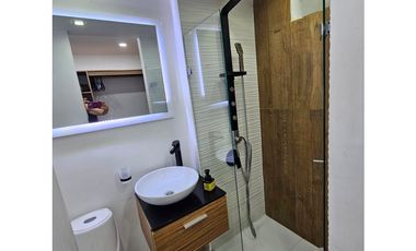 Apartamento remodelado en venta en El Poblado - Transversal Inferior