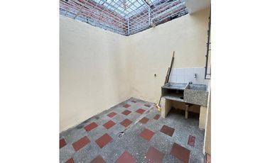 SE ARRIENDA CASA PRIMER  PISO BARRIO BOSQUES DE MARACAIBO TULU