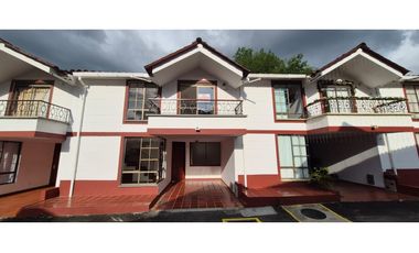 CASA EN VENTA EN CONJUNTO CERRADO NORTE DE ARMENIA QUINDO