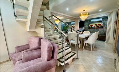 SE VENDE CASA EN JARDIN