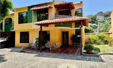 SE VENDE CASA EN JARDIN