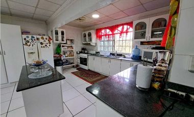 VENTA CASA RO GATÚN COLÓN AMPLIO TERRENO VV