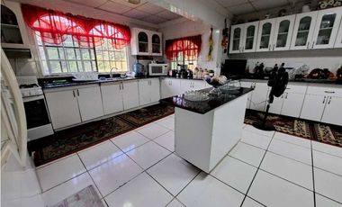 VENTA CASA RO GATÚN COLÓN AMPLIO TERRENO VV