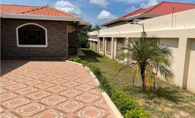 VENTA DE CASA DE 3 HABITACIONES EN AGUADULCE CON PANELES SOLARES