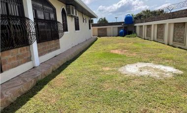 VENTA DE CASA DE 3 HABITACIONES EN AGUADULCE CON PANELES SOLARES