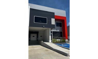 VENTA OFIBODEGAS 24 DE DICIEMBRE PANAPARK 371M2 CV