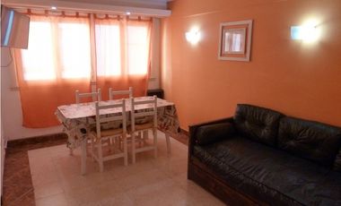 ALQUILER PARA ESTUDIANTES. DOS AMBIENTES CONTRAFRENTE MUY LUMINOSO