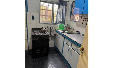 SOLIDA CASA AMERICANA sobre 2 LOTES. EN VENTA. ITUZAINGO NORTE