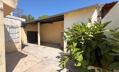 Venta Casa A Renovar 3 Dormitorios Con Patio Zona La Toma