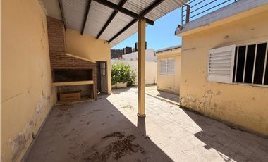 Venta Casa A Renovar 3 Dormitorios Con Patio Zona La Toma