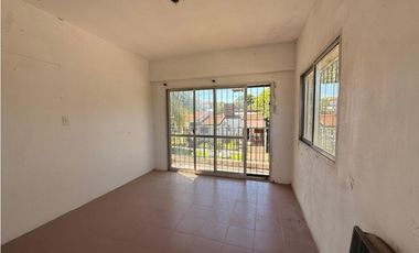 Venta Casa A Renovar 3 Dormitorios Con Patio Zona La Toma