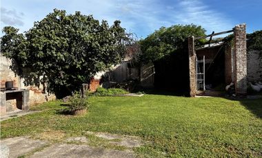 SE VENDE CASA CENTRICA EN ALMAFUERTE - 2 DORM