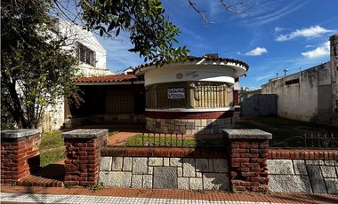 SE VENDE CASA CENTRICA EN ALMAFUERTE - 2 DORM