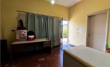 SE VENDE CASA CENTRICA EN ALMAFUERTE - 2 DORM