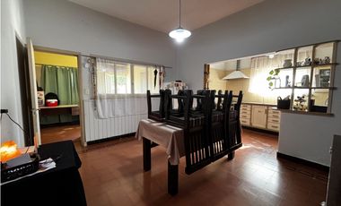 SE VENDE CASA CENTRICA EN ALMAFUERTE - 2 DORM
