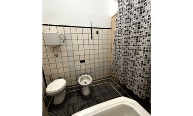 SE VENDE CASA CENTRICA EN ALMAFUERTE - 2 DORM