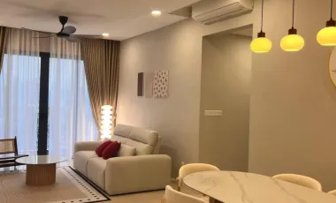 Apartment Features: kitchen equipped with refrigerator, oven