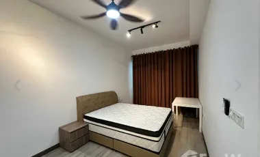 Apartment Features: kitchen equipped with refrigerator, oven