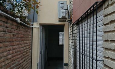 Se vende casa interna en Juan del Campillo 3149